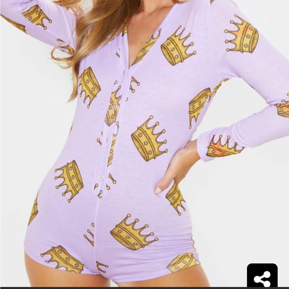 PrettyLittleThing Queen Lilac sleep Romper - Picture 2 of 8